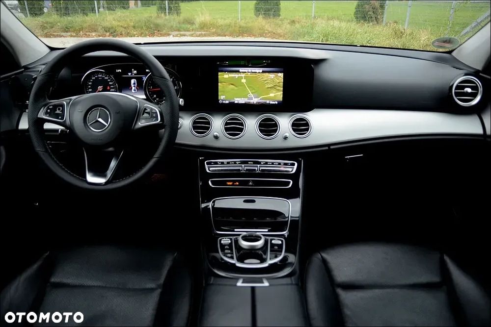 Mercedes-Benz Klasa E 200 d 9G-TRONIC - 23