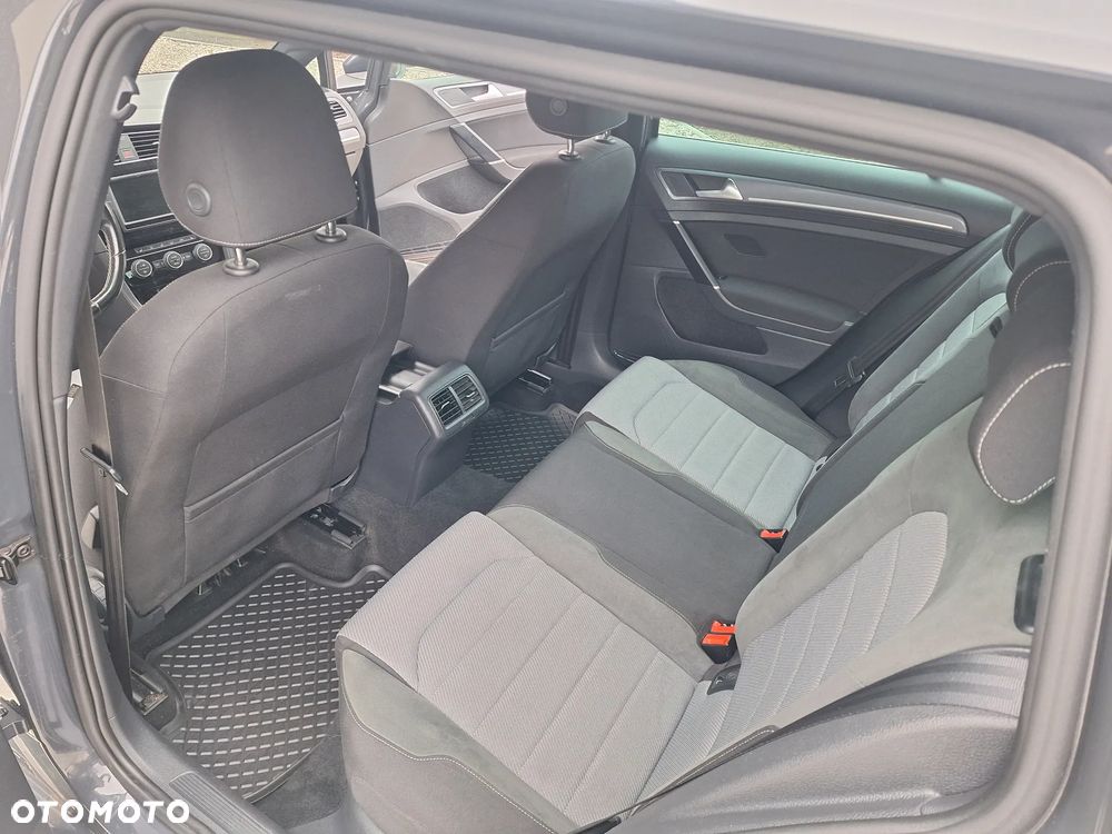 Volkswagen Golf - 30