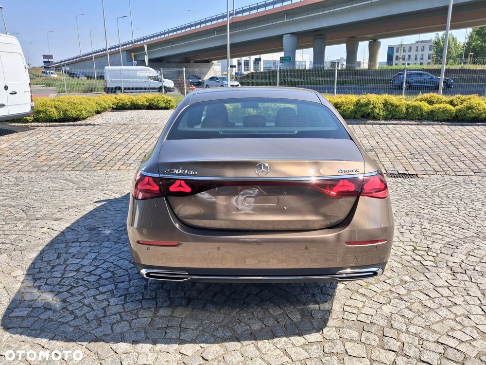 Mercedes-Benz Klasa E 300 de PHEV 4-Matic Avantgarde 9G-Tronic - 6