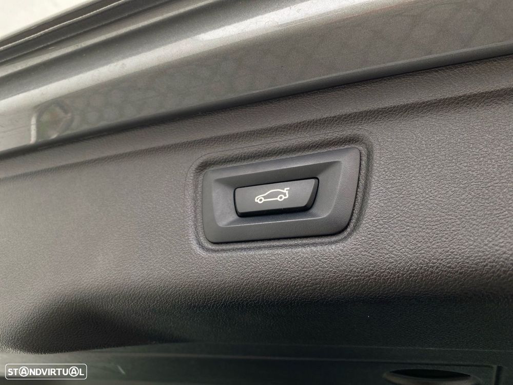 BMW 320 d Touring Pack Desportivo M Auto - 20
