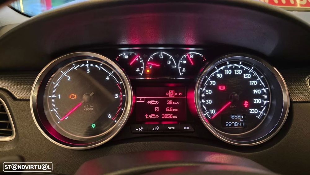 Peugeot 508 SW 1.6 e-HDi Allure 2-Tronic J18 - 35