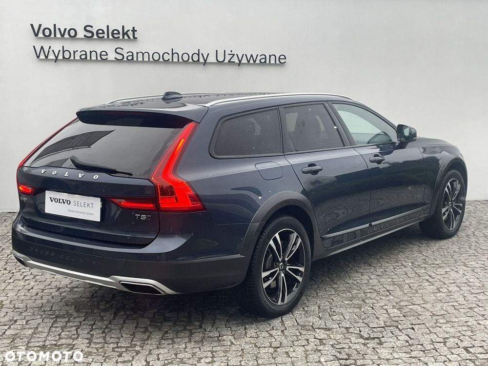 Volvo V90 Cross Country - 6