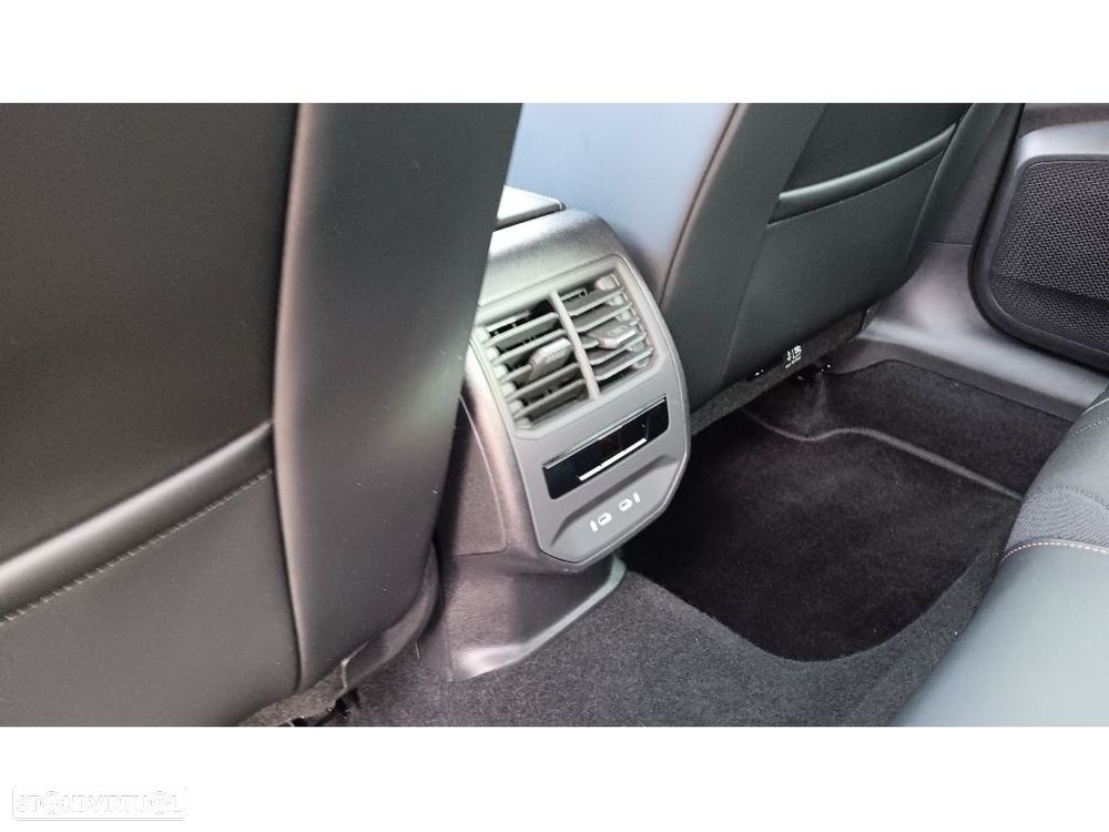 Cupra Formentor 1.4 e-Hybrid DSG VZ - 28