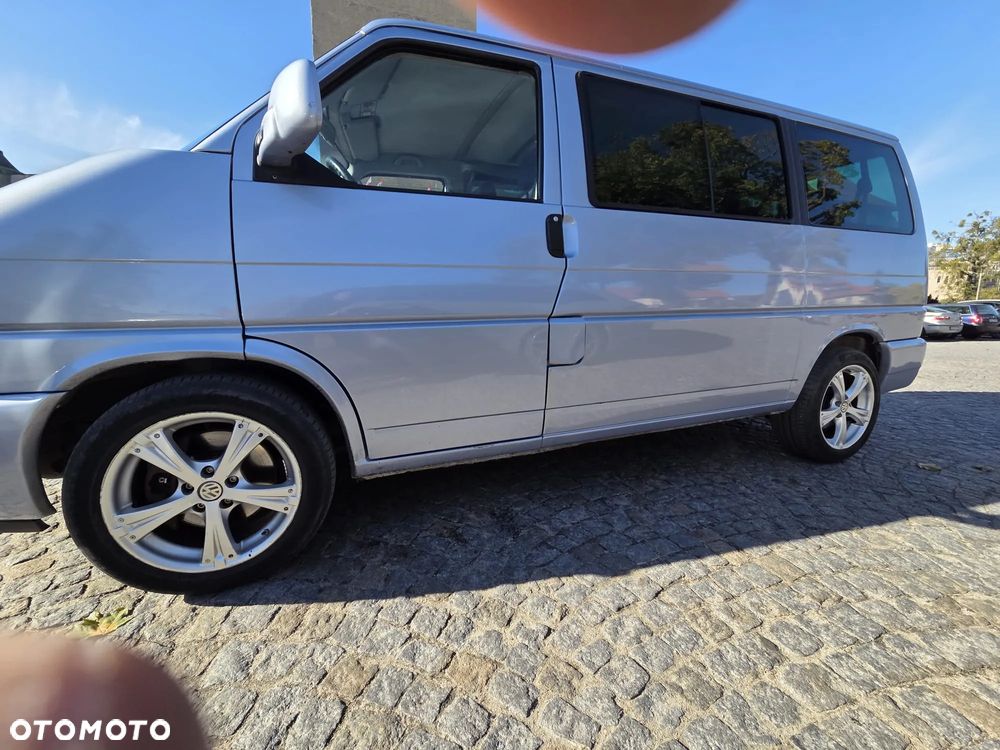Volkswagen Caravelle - 14