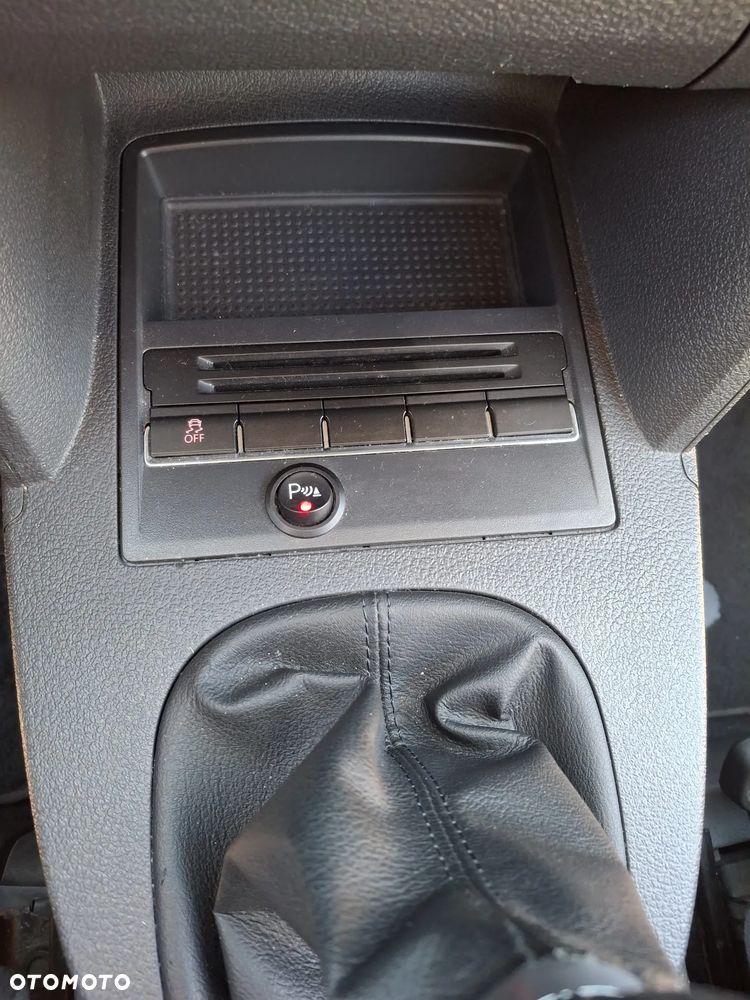 Volkswagen Touran - 27