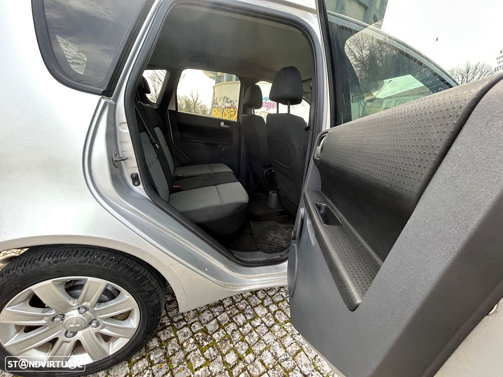 Mitsubishi Colt - 13