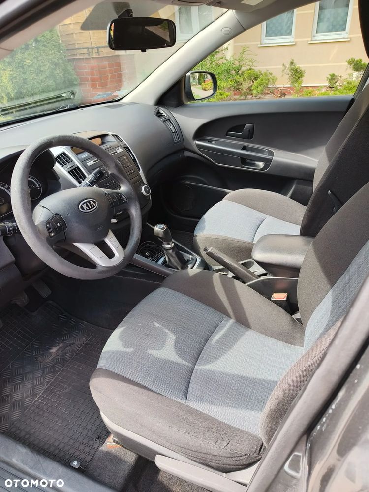 Kia Ceed 1.6 Crdi M - 9