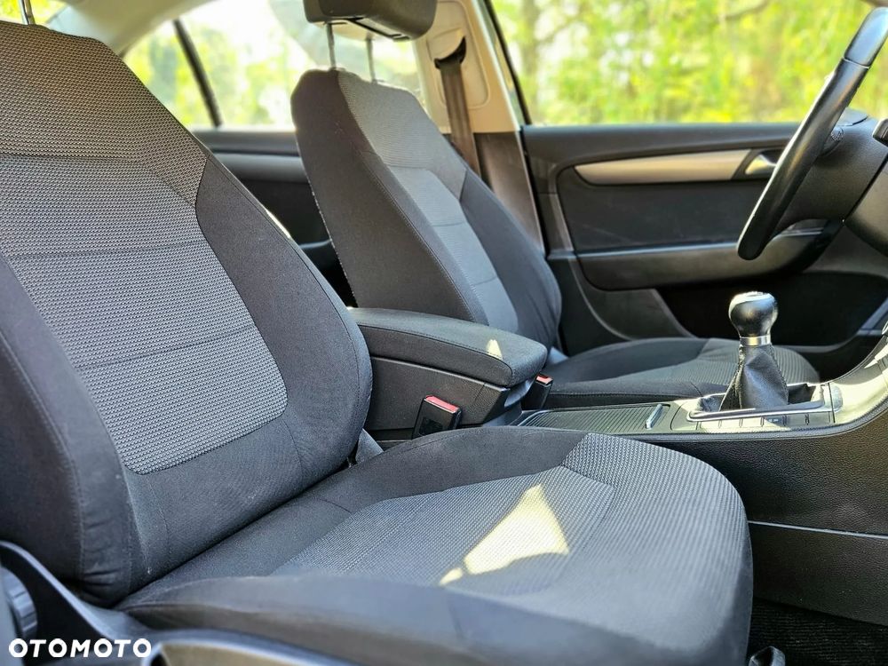 Volkswagen Passat 1.6 TDI DPF BlueMot Comfortline - 7