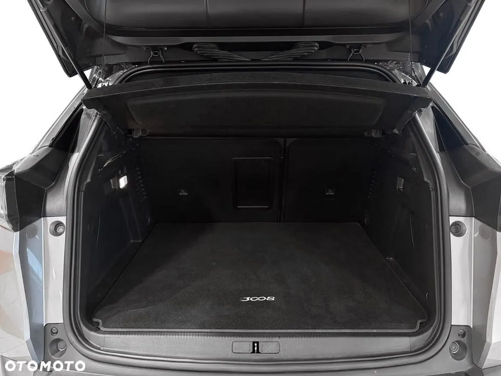 Peugeot 3008 1.6 PureTech HYbrid4 GT Line S&S EAT8 - 8