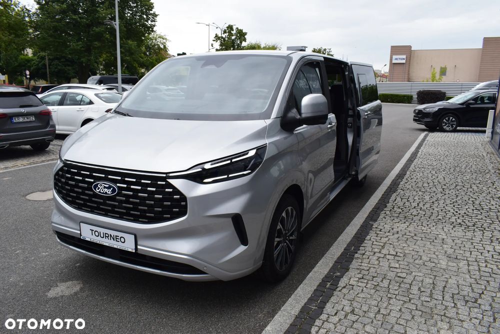 Ford Tourneo Custom 2.0 EcoBlue 320 L2 Titanium - 4