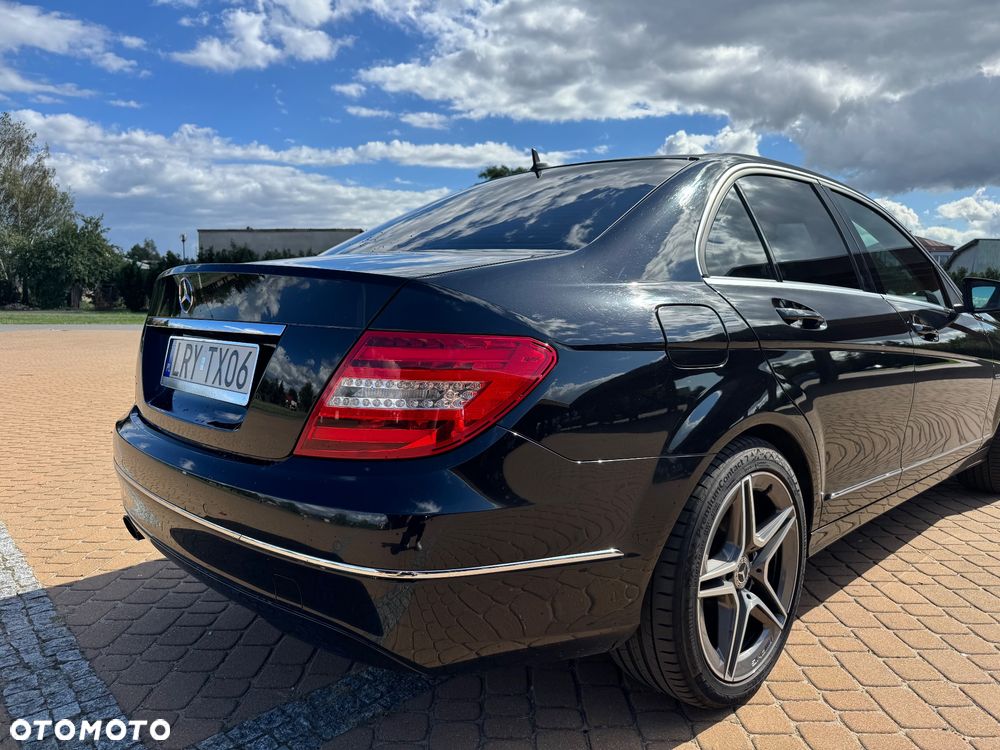Mercedes-Benz C-Class 2011 photo 5