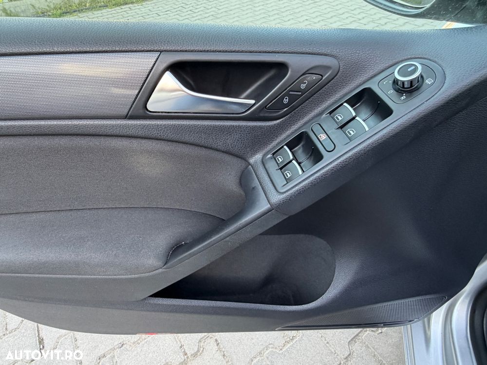 Volkswagen Golf - 30