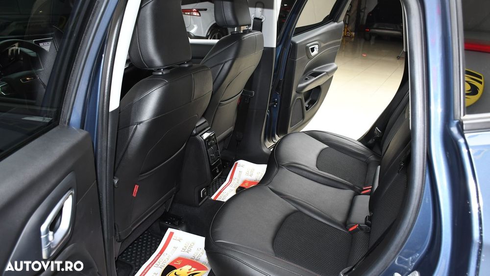 Jeep Compass 1.3 T4 4xe Automatik Trailhawk - 13