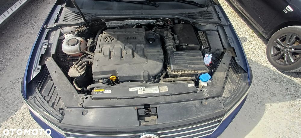 Volkswagen Passat 2.0 TDI SCR Comfortline - 12