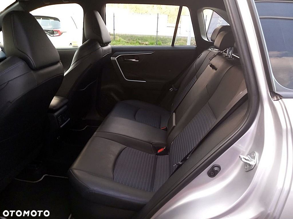 Toyota RAV4 - 11