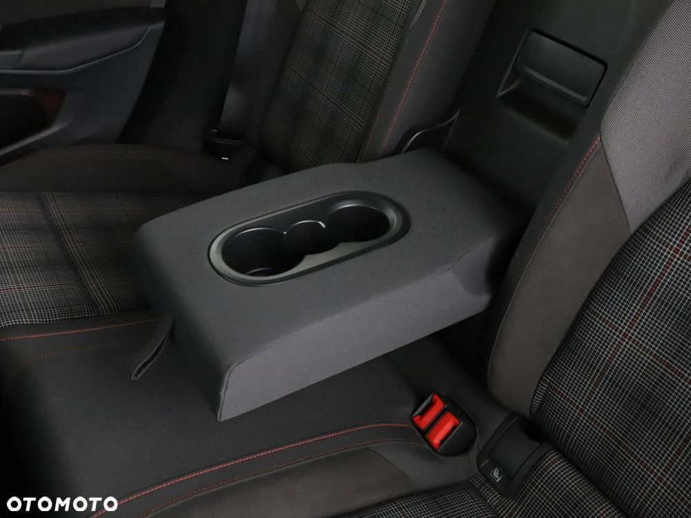 Volkswagen Golf 2.0 TSI GTI DSG - 41