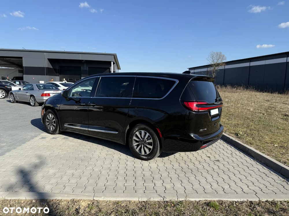 Chrysler Pacifica - 8