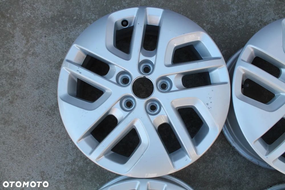 Alufelgi Opel Vivaro Renault  Trafic 5x114,3 17stki - 2