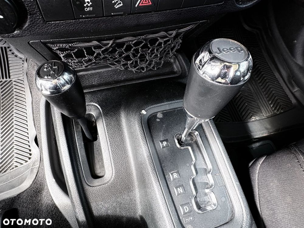 Jeep Wrangler - 16