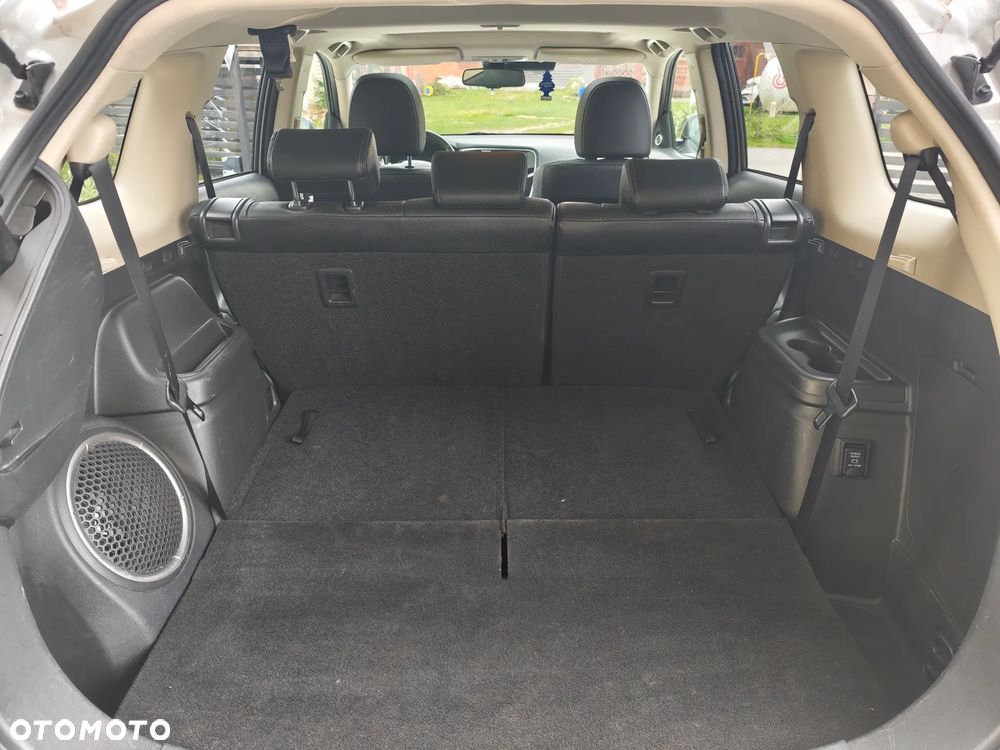 Mitsubishi Outlander 2.0 4WD CVT Diamant Edition+ - 16