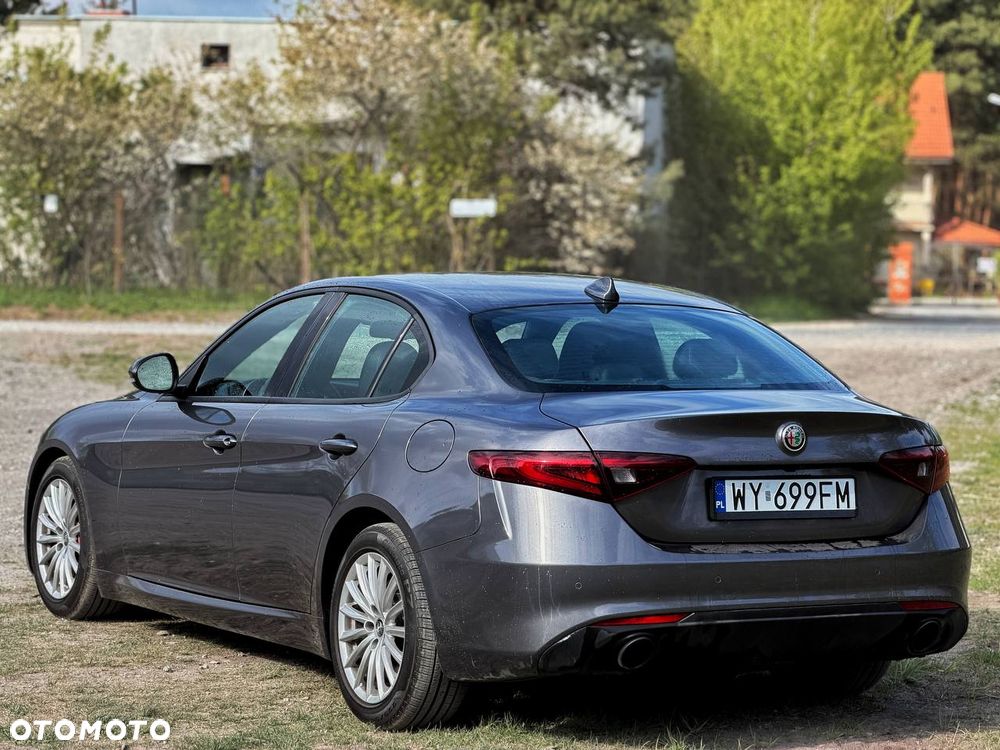 Alfa Romeo Giulia 2.0 Turbo 16V AT8 Executive - 4
