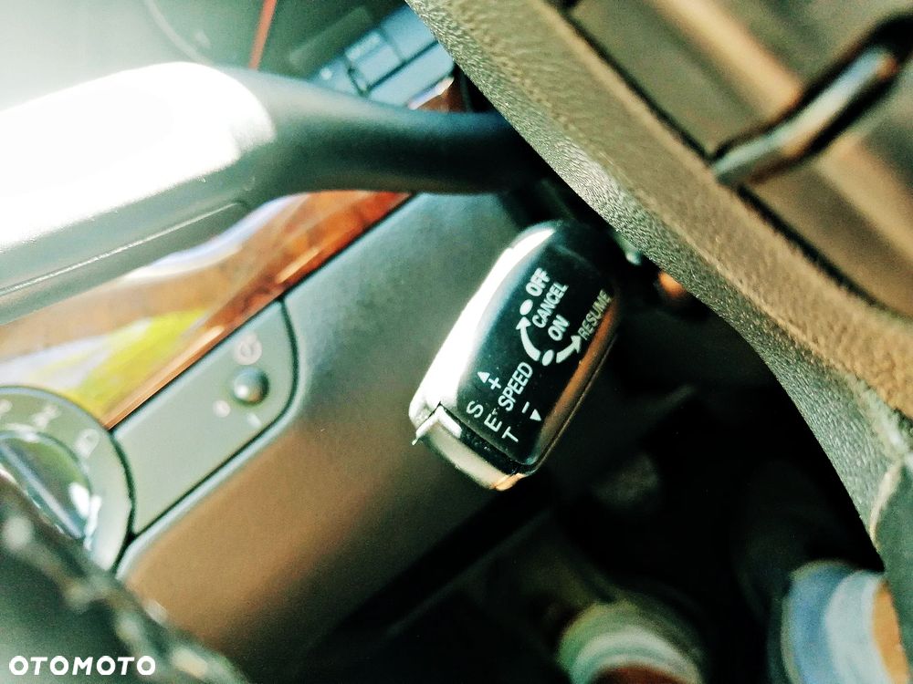 Audi A4 Avant 2.4 - 25