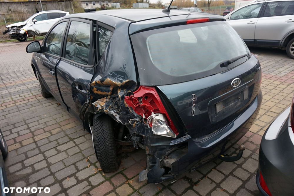 KIA CEED I 5D HB 2007 E2 1.6 CRDI D4FB 90KM S717 ZIELONY na części - 3