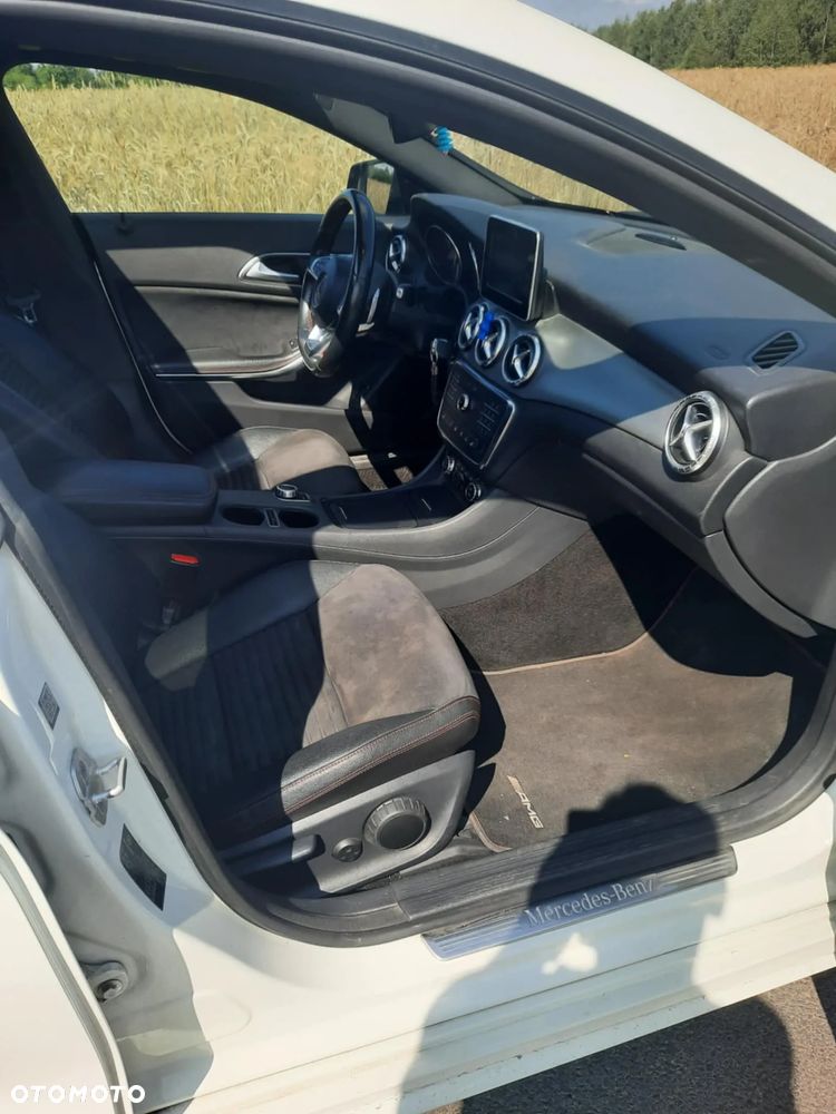 Mercedes-Benz CLA 200 7G-DCT AMG Line - 14