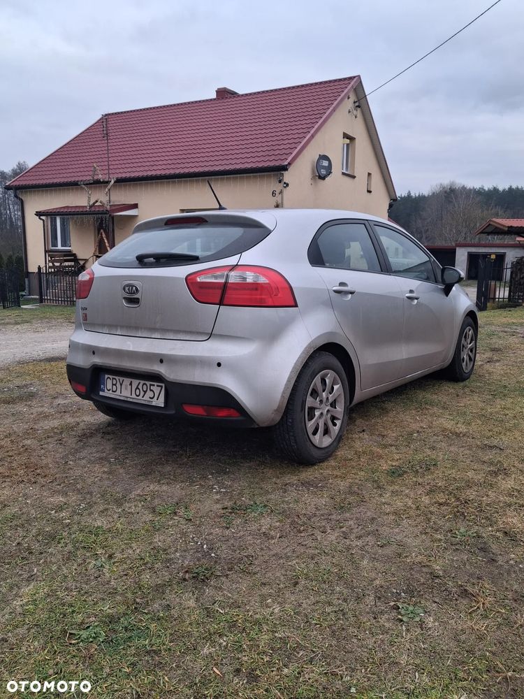 Kia Rio 1.4 L - 3