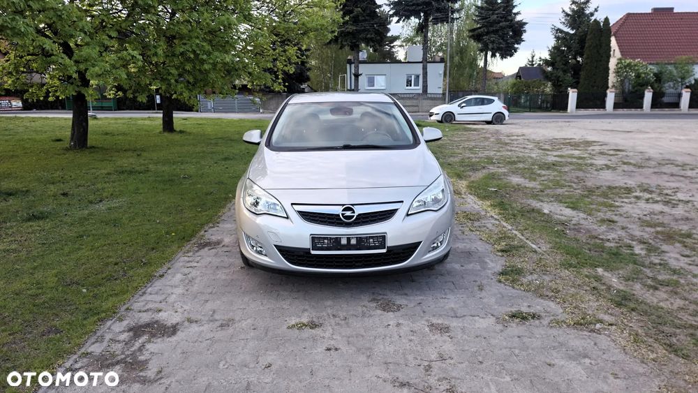 Opel Astra 1.6 Exklusiv - 11