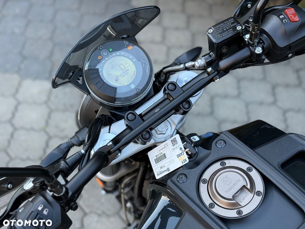 Husqvarna Svartpilen - 31