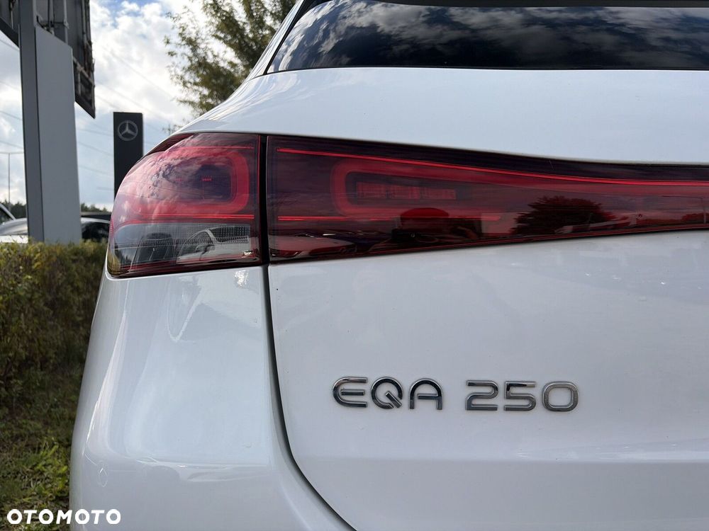 Mercedes-Benz EQA 250 66.5kWh Electric Art - 18