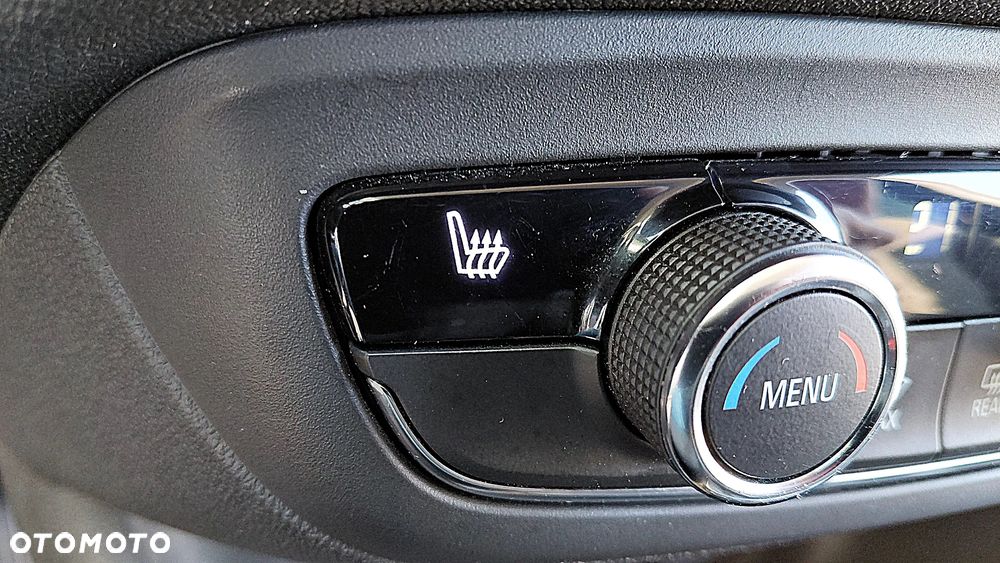 Opel Crossland X 1.2 T Design Line S&S - 24