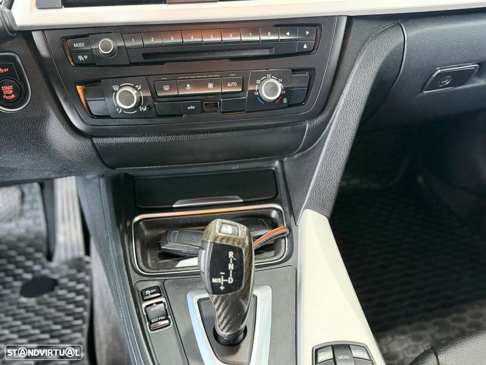 BMW 318 d Navigation Auto - 11