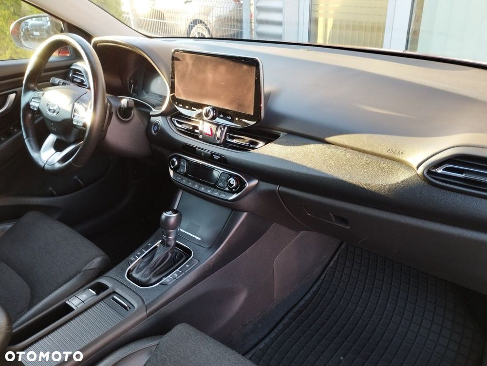 Hyundai i30 1.5 T-GDI 48V Executive DCT - 10