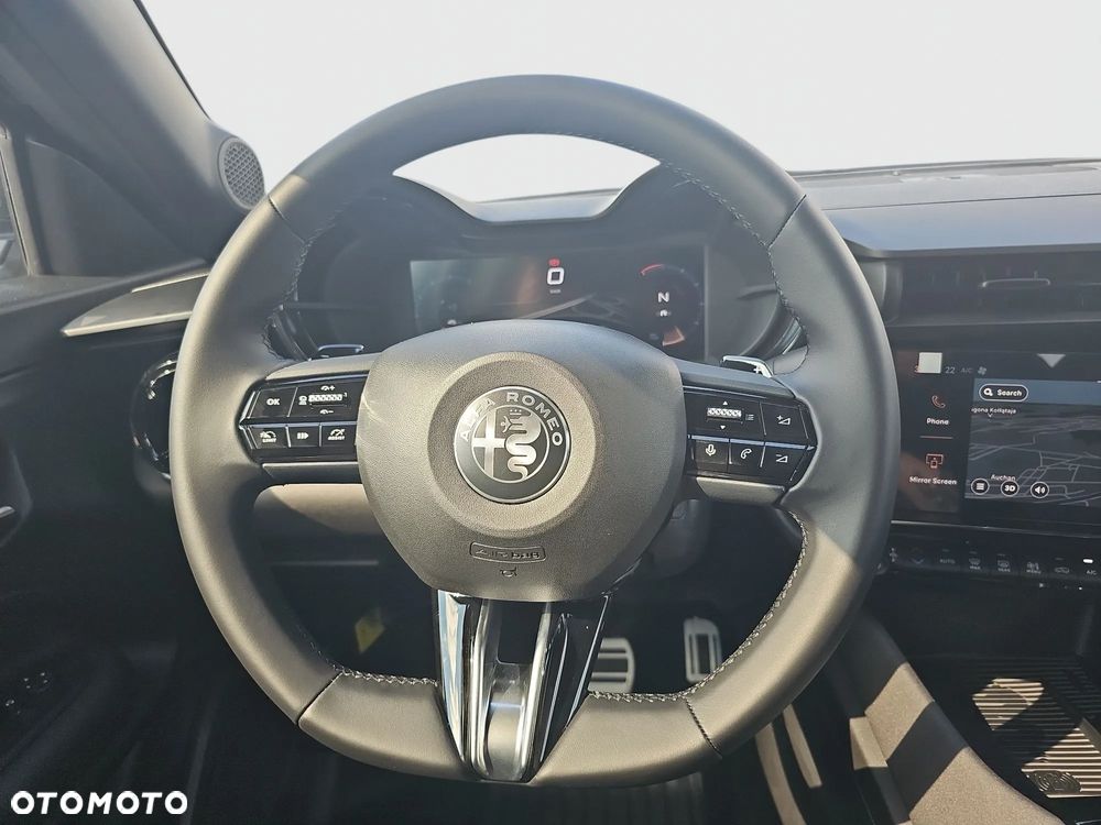 Alfa Romeo Junior 1.2 mHEV Ti eDCT - 16