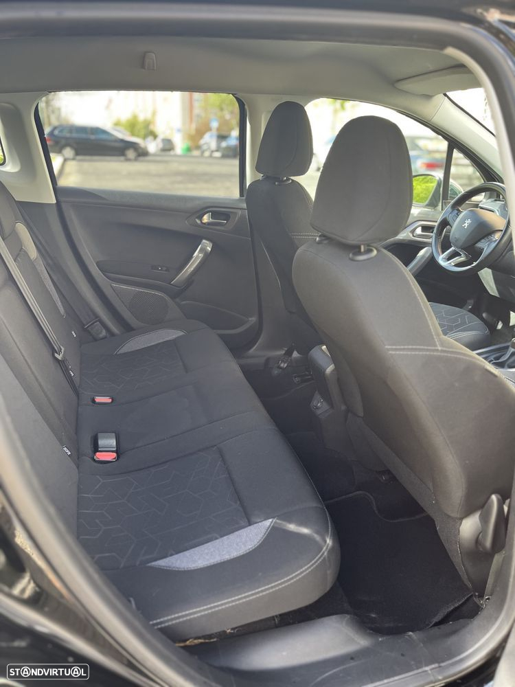 Peugeot 2008 1.2 PureTech Style - 9