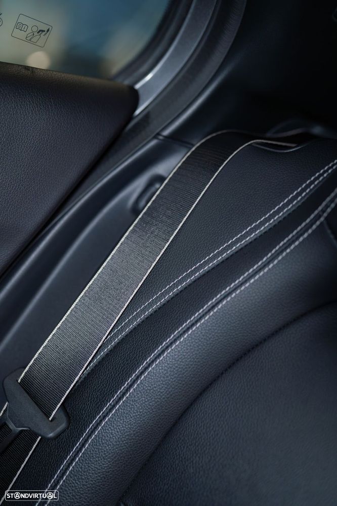 Mercedes-Benz GLA 200 - 33