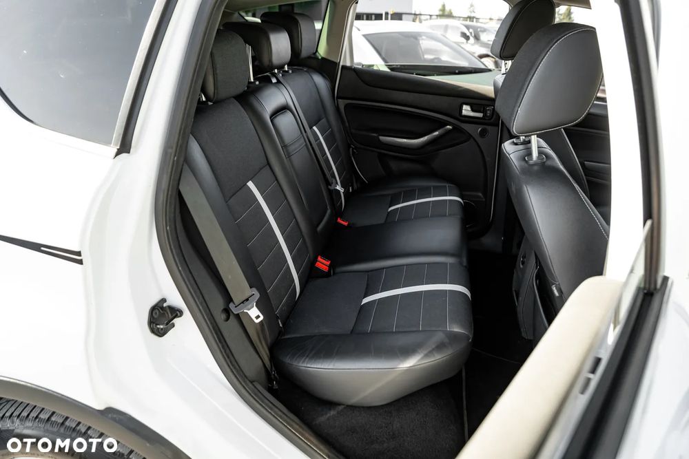 Ford Kuga 2.5 4x4 White Magic - 24