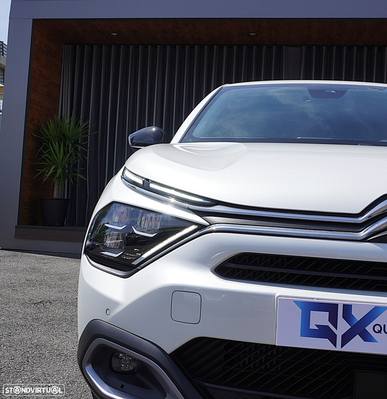 Citroën C4 1.2 PureTech Shine EAT8 - 8