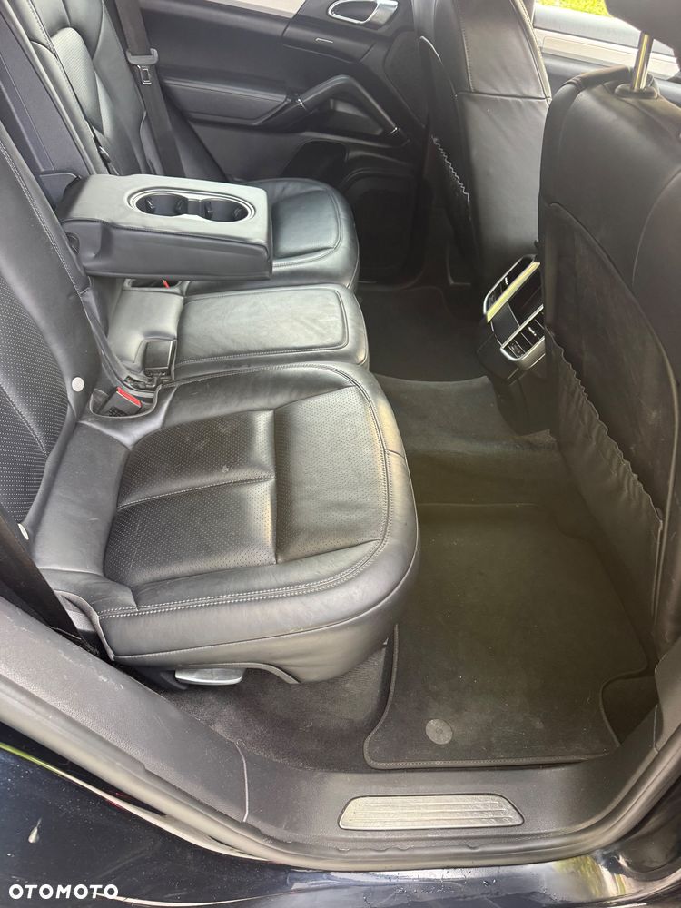 Porsche Cayenne - 8