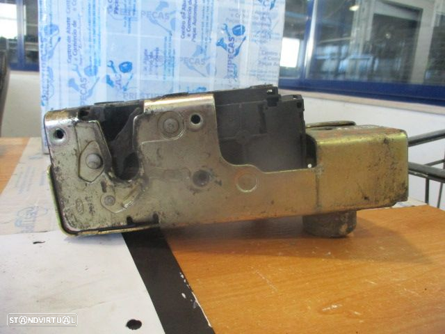 Fecho YC1AU21813BL FORD TRANSIT 2002 FE 9 PINOS FORD TRANSIT KOMBI 2004 2.0 TDCI 125CV 4P AZUL F ESQ 9 PINOS - 5
