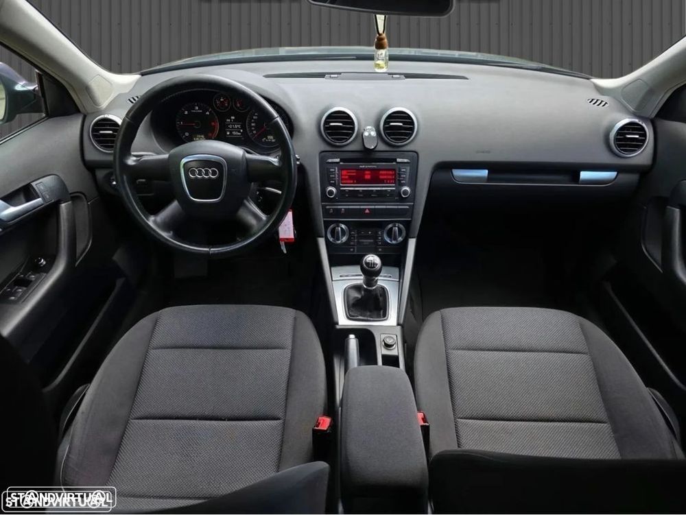 Audi A3 Sportback 2.0 TDi Attraction — fotografia 14