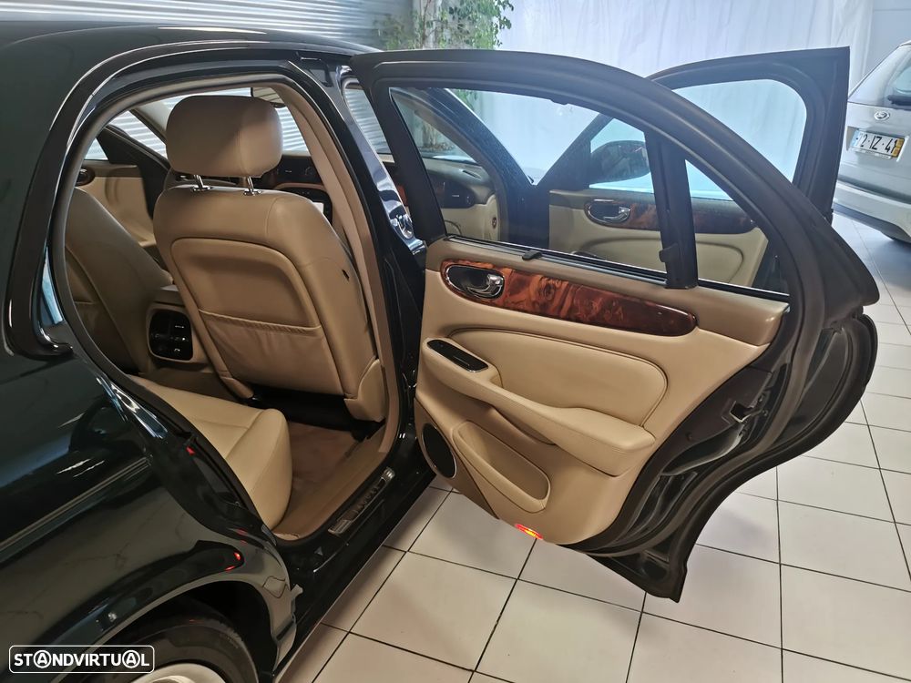 Jaguar XJ XJ8 4.2 Super V8 S/C - 11