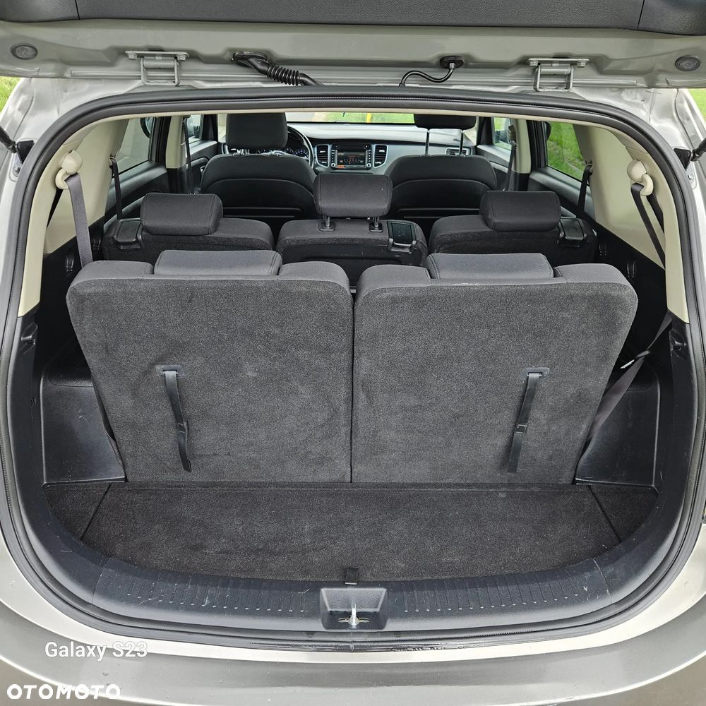 Kia Carens 1.7 CRDi 141 Dream Team Edition - 24