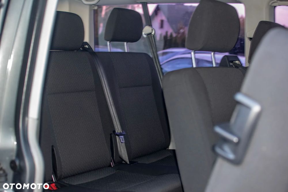 Volkswagen Caravelle - 37