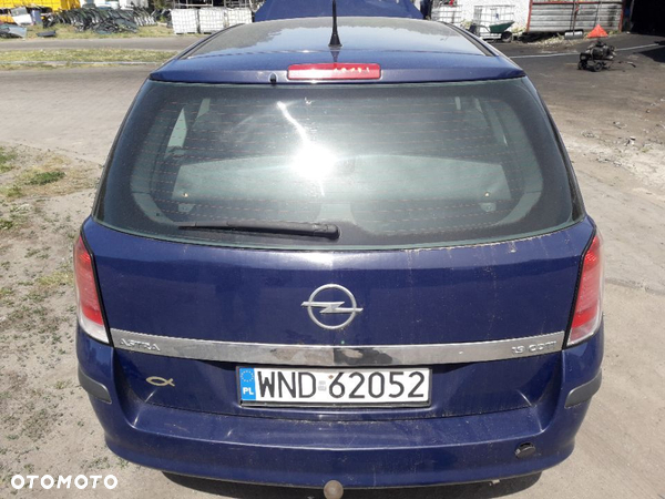 zderzak opel astra H kombi