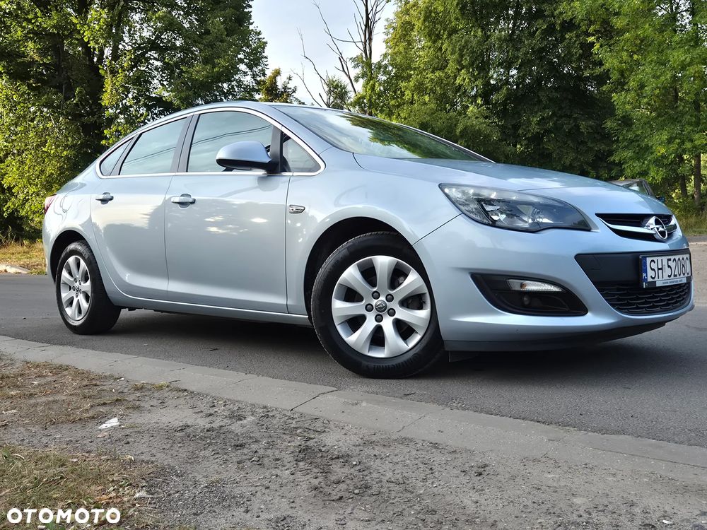 Opel Astra IV 1.4 T Active - 3