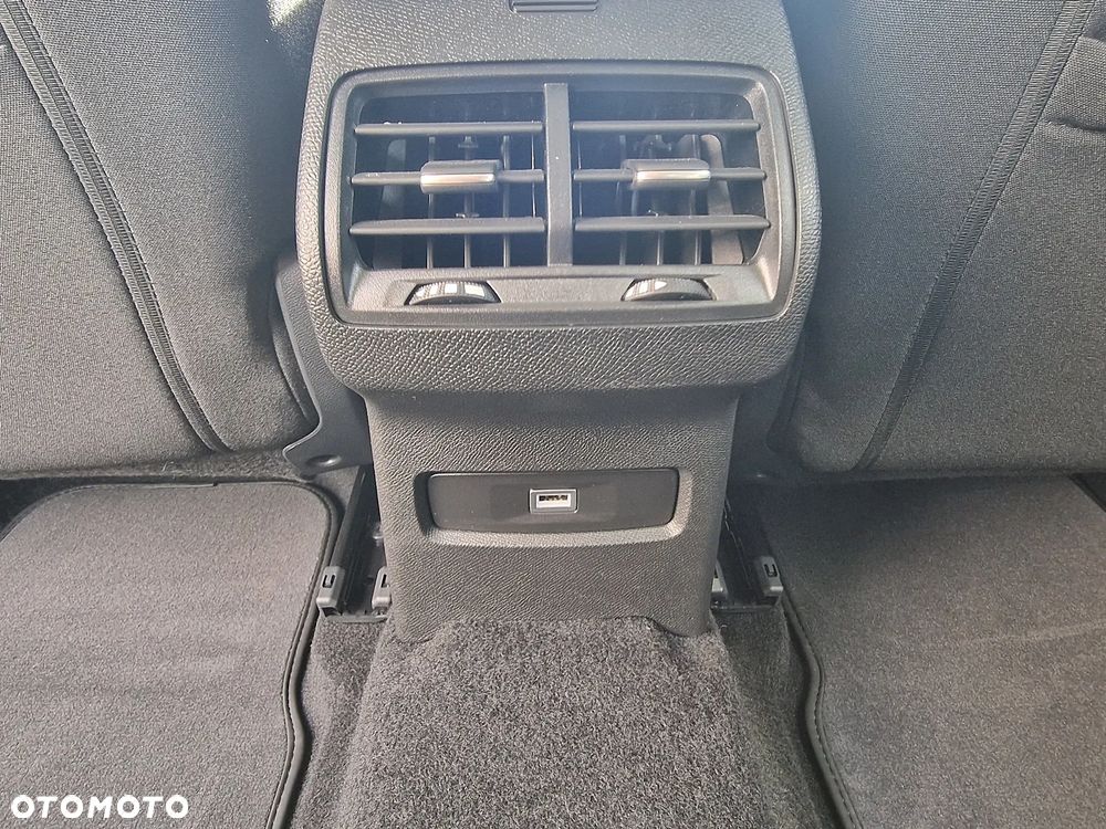 Citroën C4 1.2 mHEV Max eDCT6 - 12