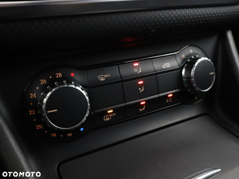 Mercedes-Benz Klasa A 180 CDI (BlueEFFICIENCY) Urban - 27